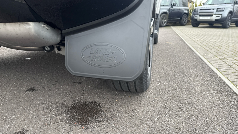 Land Rover Defender 3.0 D350 X-Dynamic HSE 90 3dr Auto Diesel Estate